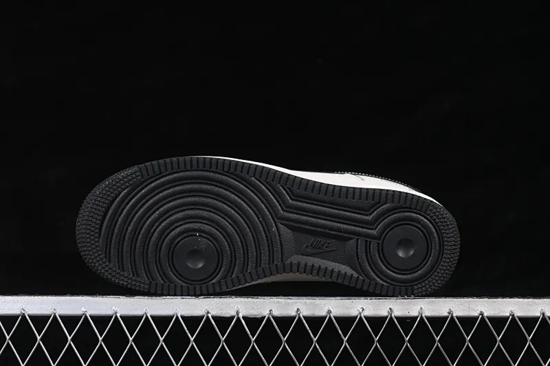 All categories Nk Air Force 1 Air Force series Nk Air Force 1 Low Air Force low-top Nike Air Force 1'07 Low co-branded old pattern Air Force 1 low-top casual sneakers LV2288-002